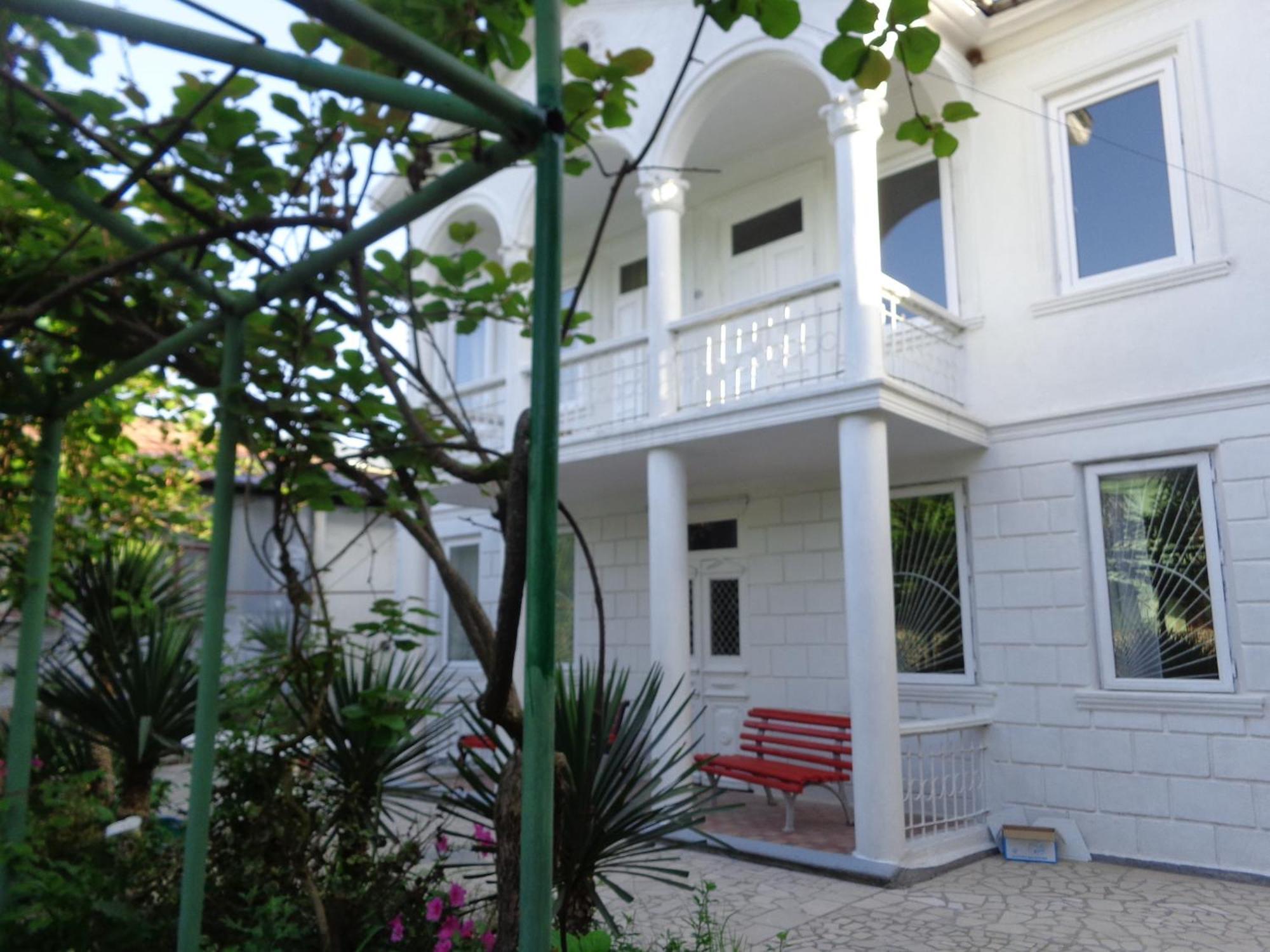 White Guest House باتومي الغرفة الصورة