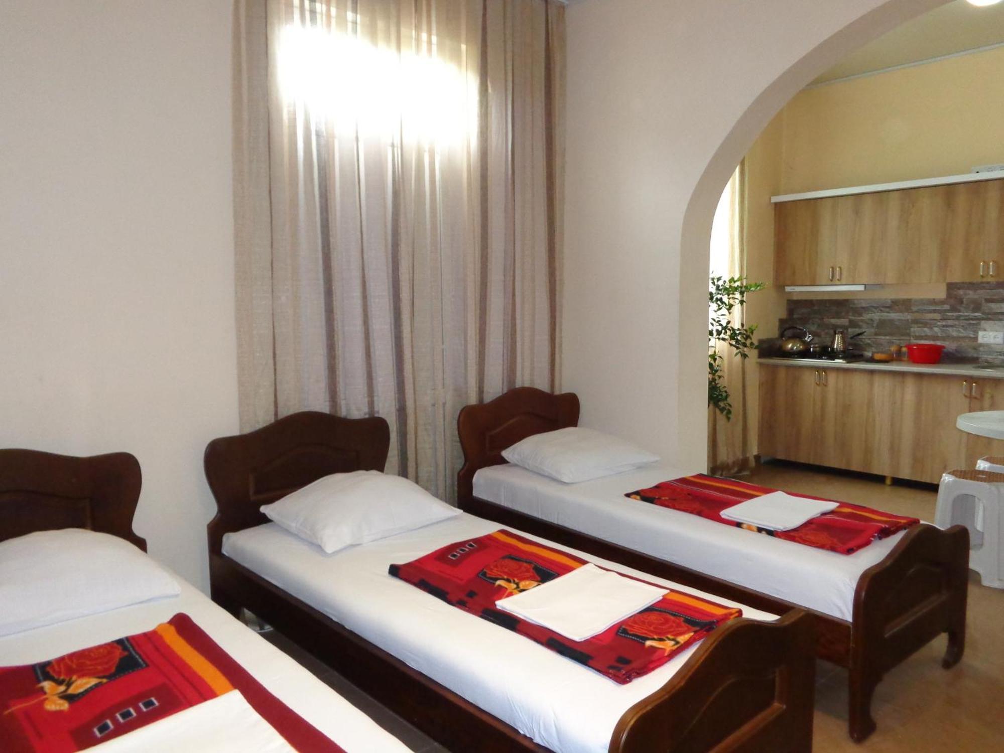 White Guest House باتومي الغرفة الصورة