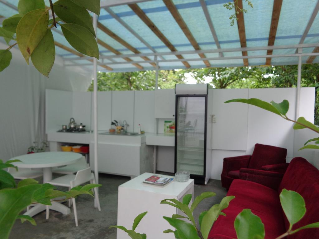 White Guest House باتومي الغرفة الصورة