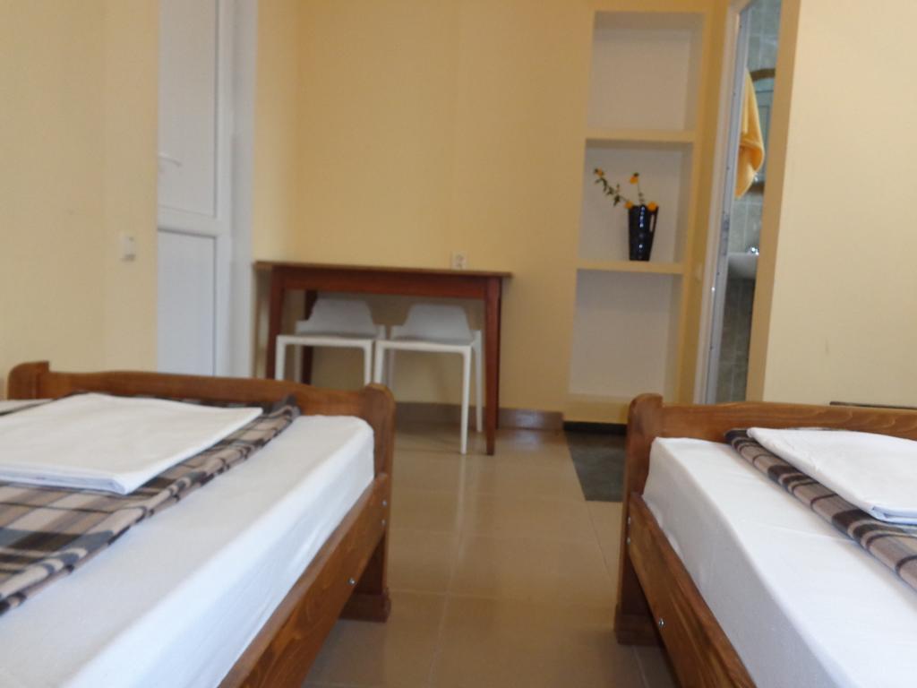 White Guest House باتومي الغرفة الصورة