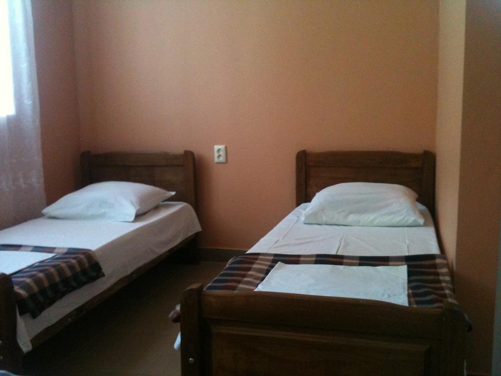White Guest House باتومي الغرفة الصورة