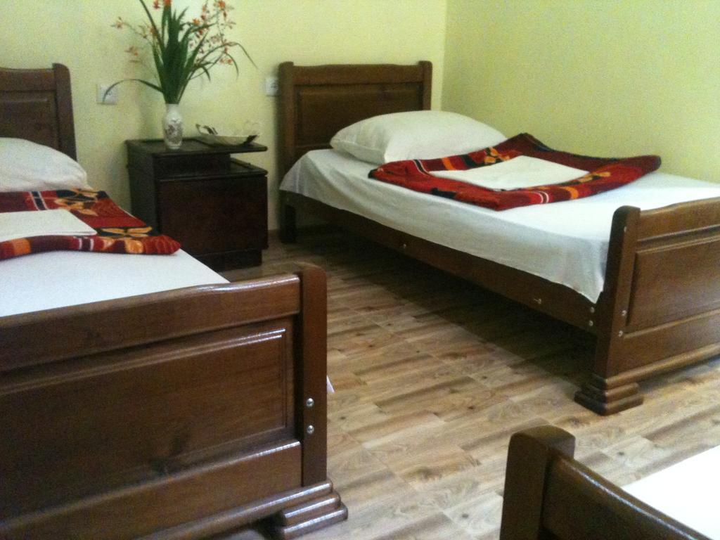 White Guest House باتومي الغرفة الصورة